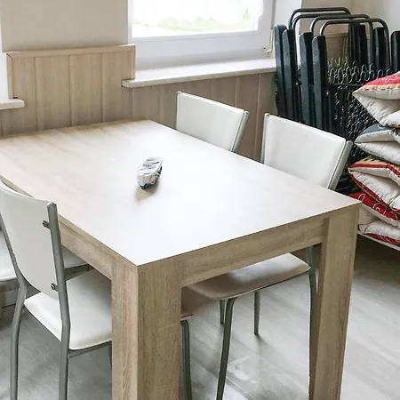 4 Bedroom Nice In Ховахт